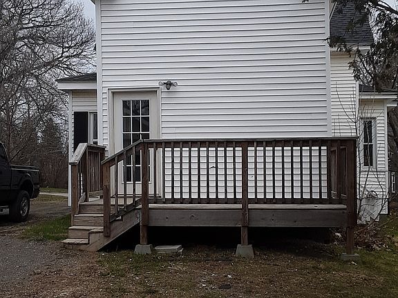 Rear entrance with deck