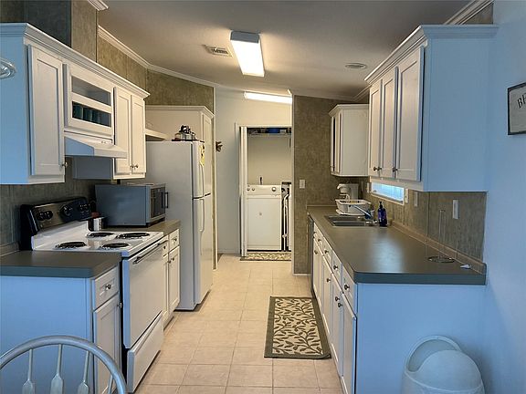 5th image of 3606 SE 21st Avenue