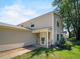 1330 N Glen Cir APT D, Aurora, IL 60506