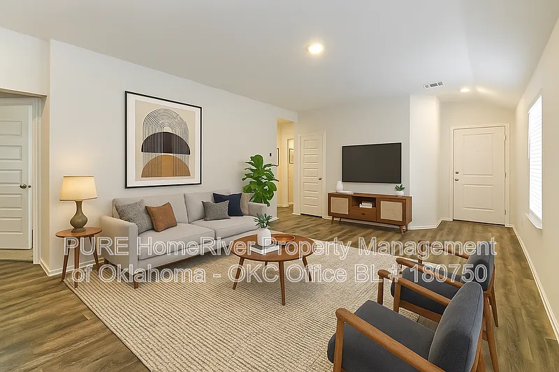 3 bed, 2.0 bath, 1402 sqft, $1,625 — Photo 2