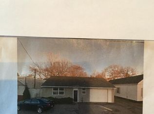 1615 Valley Dr, Syracuse, NY 13207