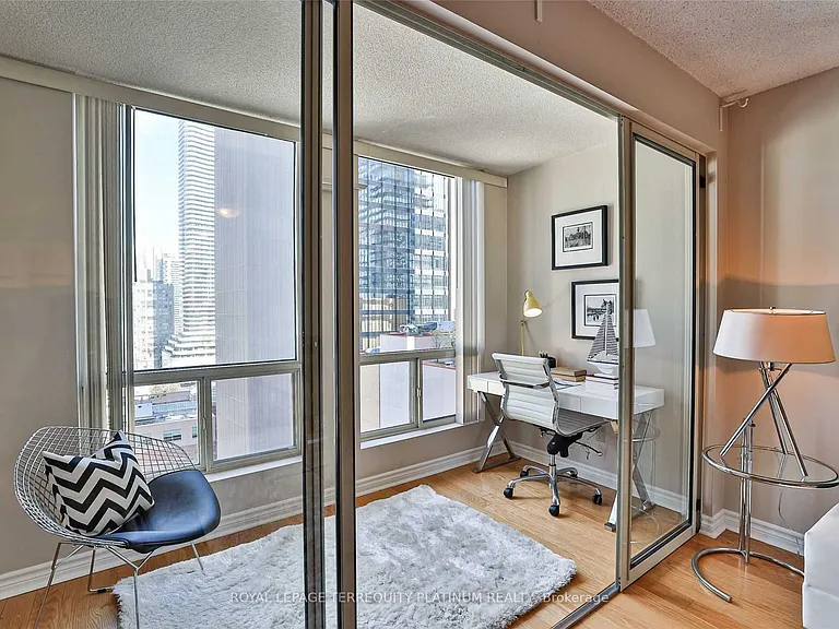 25 Grenville St #1801 — Photo 6