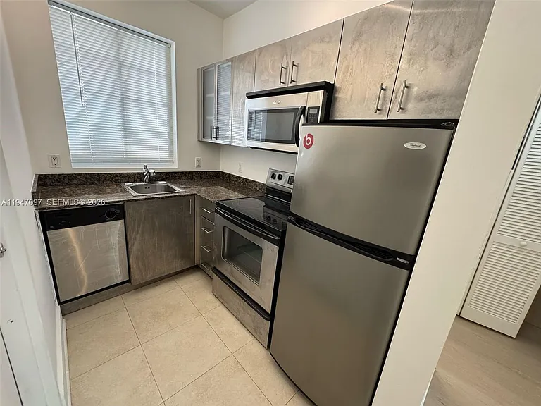 1000 Meridian Ave #17 — Photo 6
