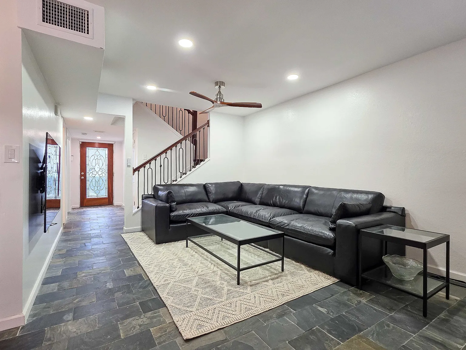 1651 Cape Hope Avenue NE Unit 2 - 1 — Photo 4
