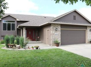 4005 E Steeple St, Sioux Falls, SD 57103