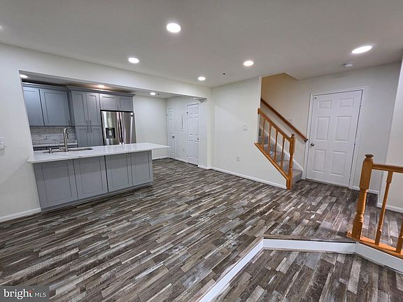 5th image of 11702 Tumbrel Ct #59