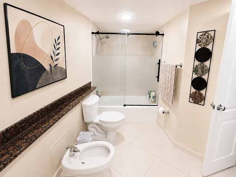 5600 Collins Ave #17U — Photo 12