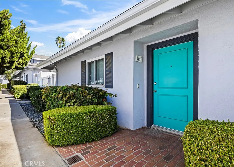 2424 University Dr