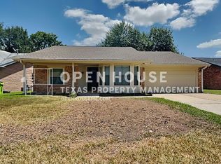 10207 Horseshoe Bend Dr, Houston, TX 77064