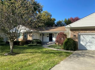 30600 Ashton Ln, Bay Village, OH