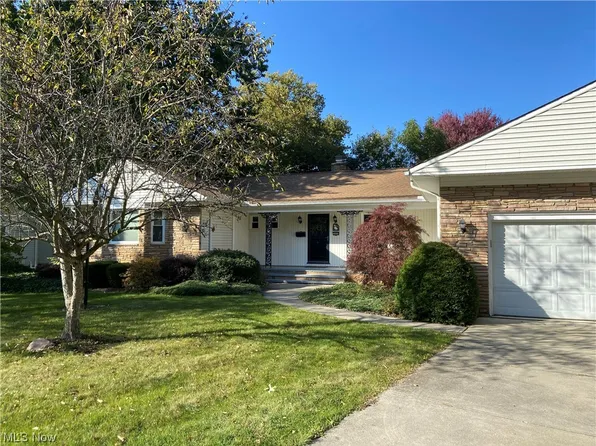 30600 Ashton Ln, Bay Village, OH 44140