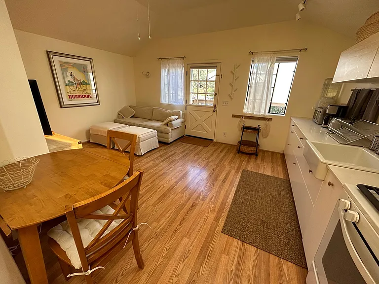 102 Laguna Pl — Photo 2