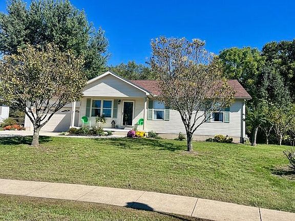 2nd image of 2467 Beverly Hills Dr