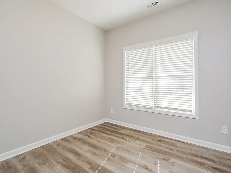 8112 Rolling Glenn Dr — Photo 7