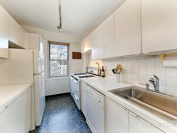 4th image of 486 Avenue Of The Americas #11G