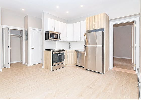3rd image of 654 Putnam Ave #4F