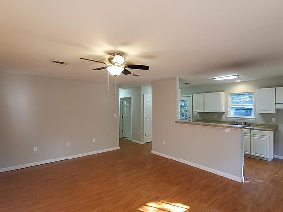4th image of 2410 15th Ave