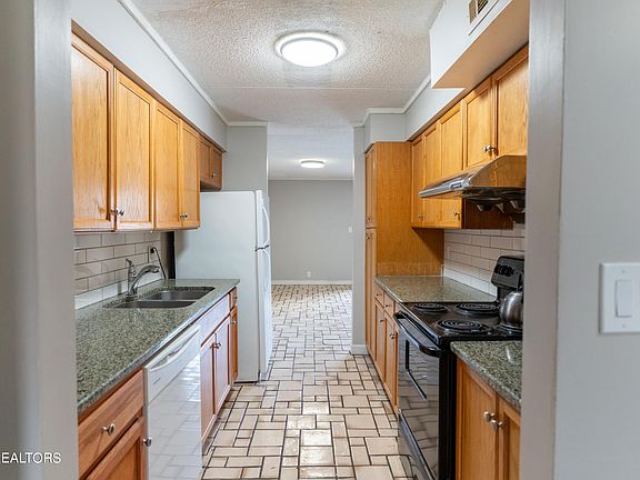 5th image of 456 Berlin Dr #167