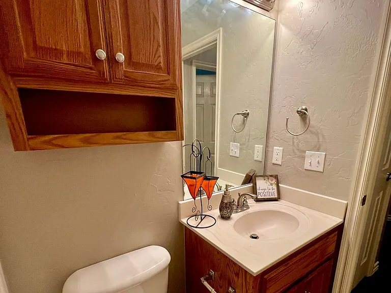 1113 Greenfield Ave — Photo 22