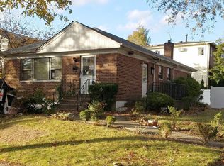 16919 75th Ave, Fresh Meadows, NY 11366