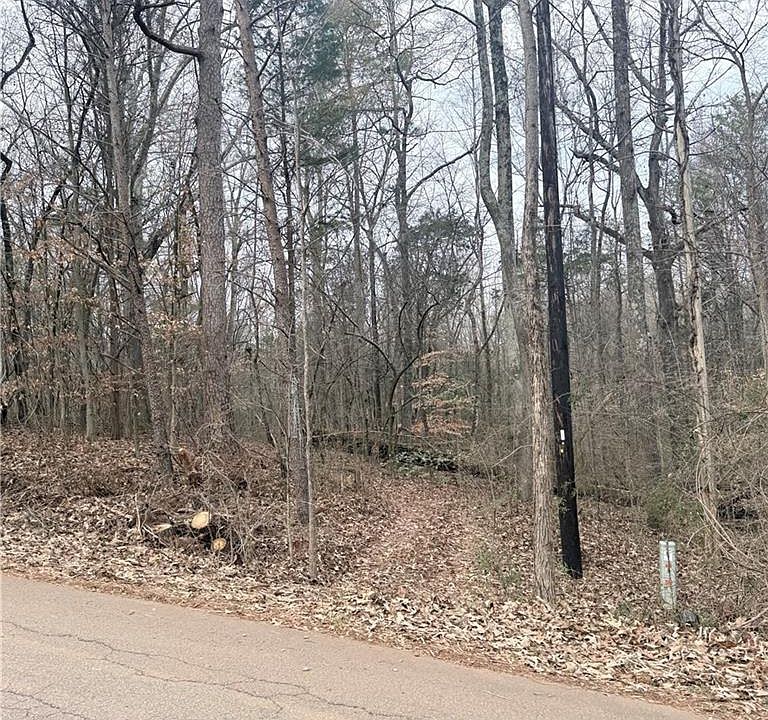 2nd image of 277 Moon River Rd