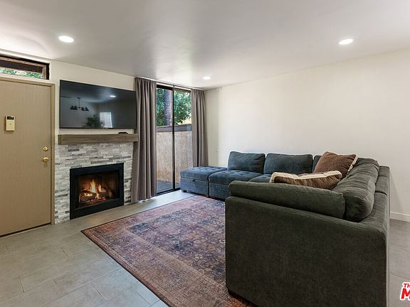 2nd image of 9376 Moonbeam Ave Unit 9
