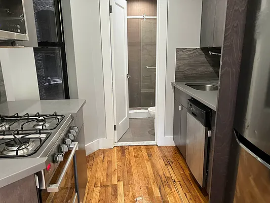 Rented by Premier One Realty LLC | media 4