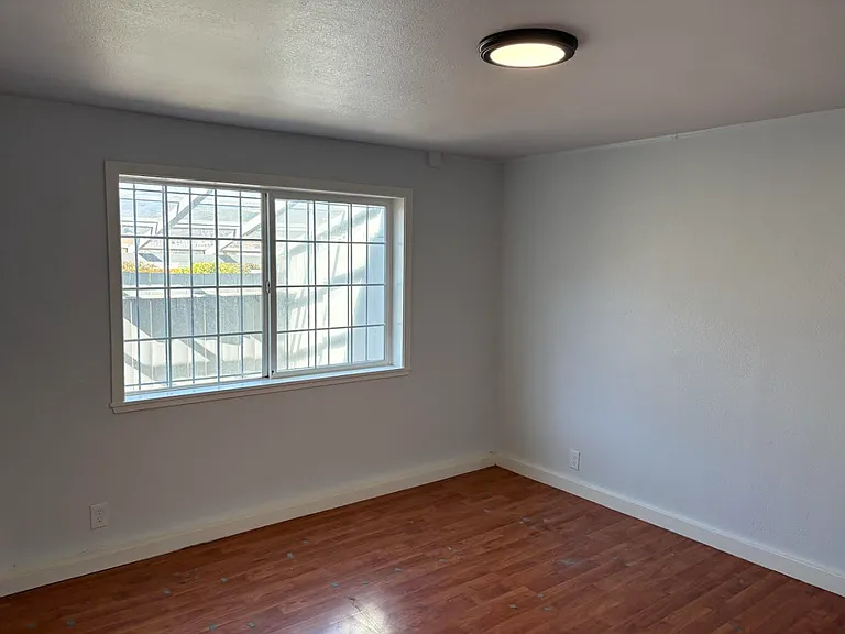 Downstairs rear bedroom
