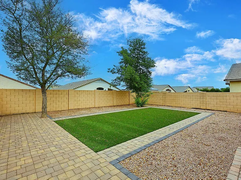 36950 W Mondragone Ln — Photo 3