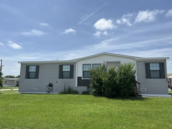 55 Drake Ln, Beecher, IL 60401