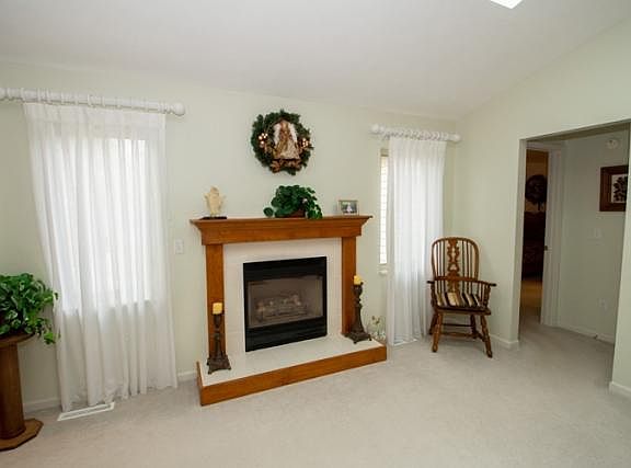 4th image of 17924 Bay Winds Dr