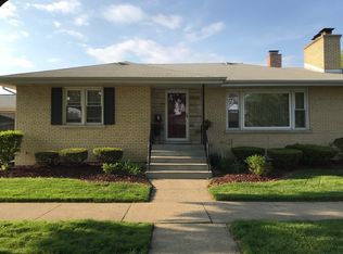 9358 S Ridgeway Ave, Evergreen Park, IL 60805