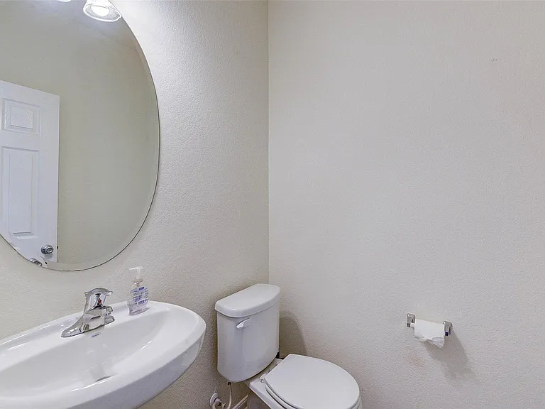 15623 Hanover Breeze Ln — Photo 34