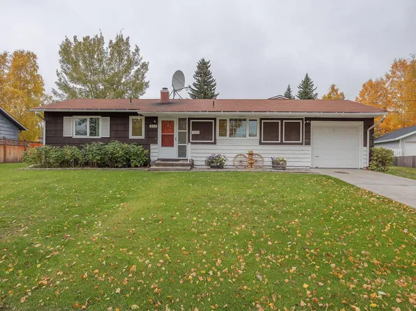 213 Bentley Dr, Fairbanks, AK 99701