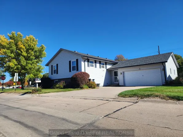 2 Via Como, Grand Island, NE 68803