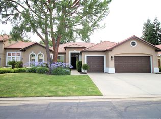 10294 N Sinclair Cir, Fresno, CA