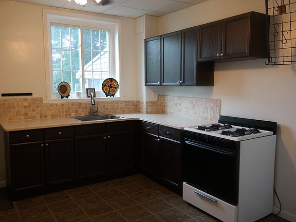 5th image of 3637 Malden Ave