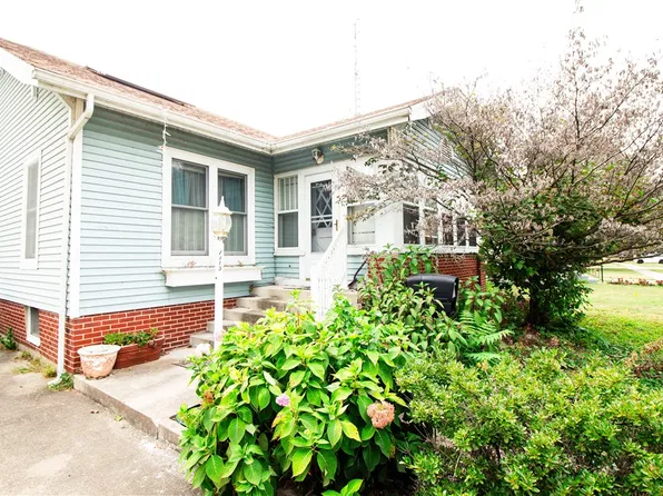 2713 Richmond Ave, Mattoon, IL 61938