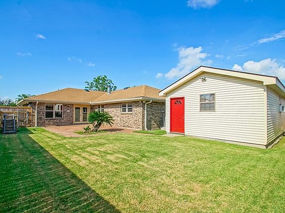 4th image of 300 Bertolino Dr