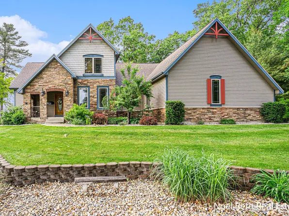 2351 Windy Ridge Dr, Muskegon, MI 49442