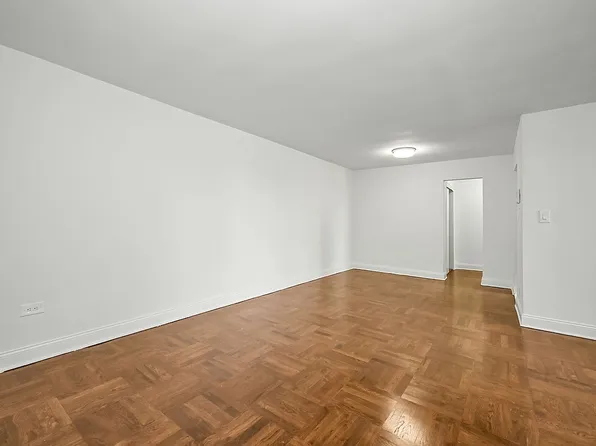 1040 Neilson St APT 1C, Far Rockaway, NY 11691