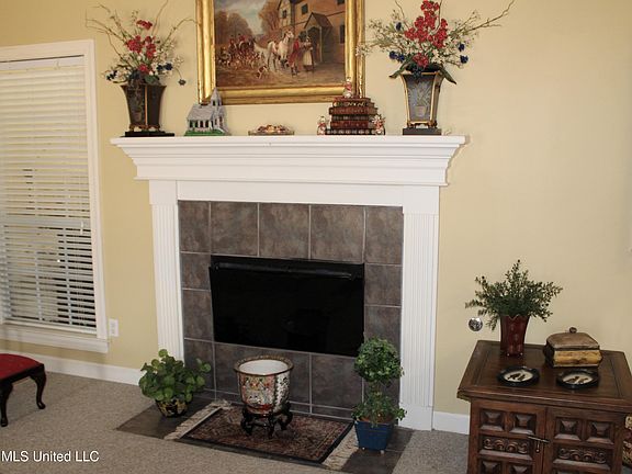 5th image of 234 W Sweetwater Rd