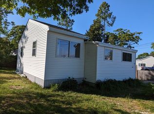 12 Howard St, Wareham, MA 02571