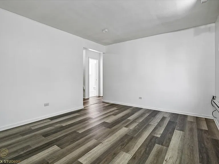 1204 S 49th Ct #6 — Photo 3