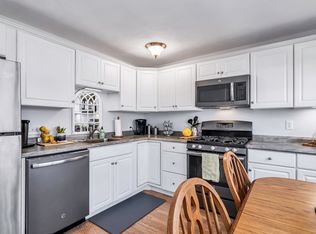 60 Edgelawn Ave APT 3, North Andover, MA 01845