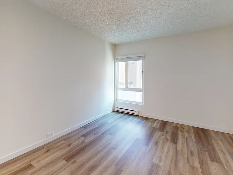 Eight 80 Newport Beach — Photo 156