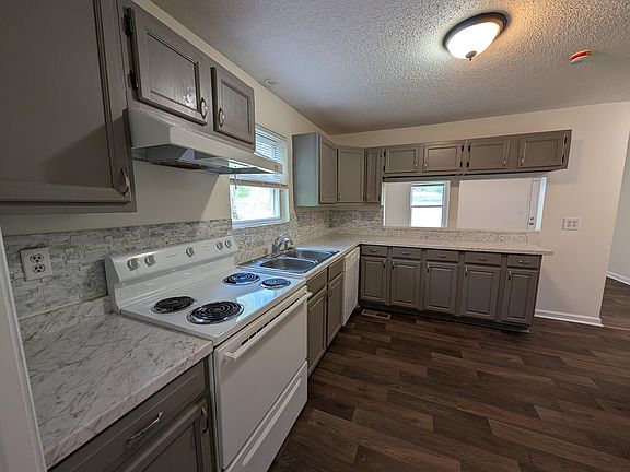 5th image of 185 Orchard Ave