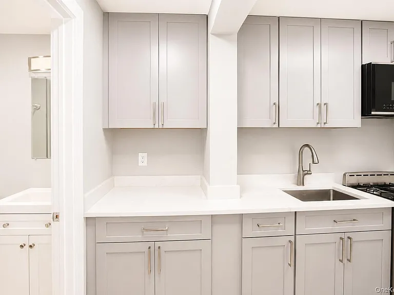 248 E Broadway #5 — Photo 12