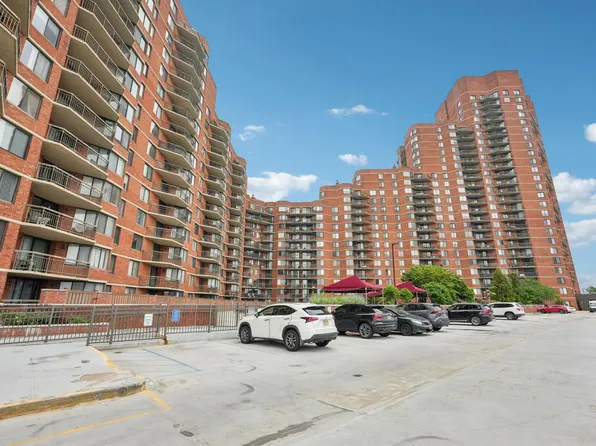 340 Harmon Cove Tower #340, Secaucus, NJ 07094