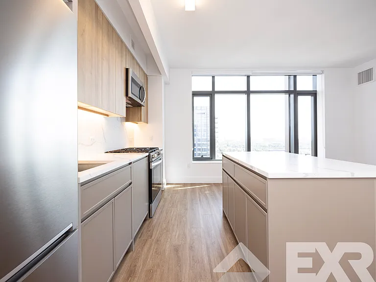 2230 Cropsey Ave #1010 — Photo 2